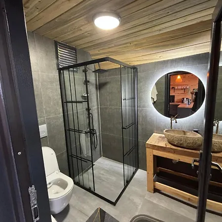 بيت خشبي Arvilla Çamlıhemşin