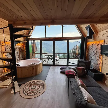 بيت خشبي Arvilla Çamlıhemşin
